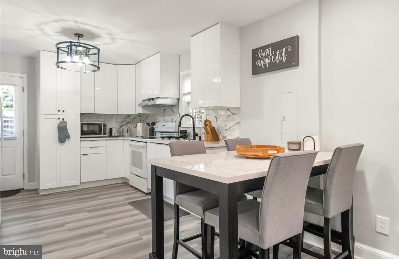 LYONHURST - Residential