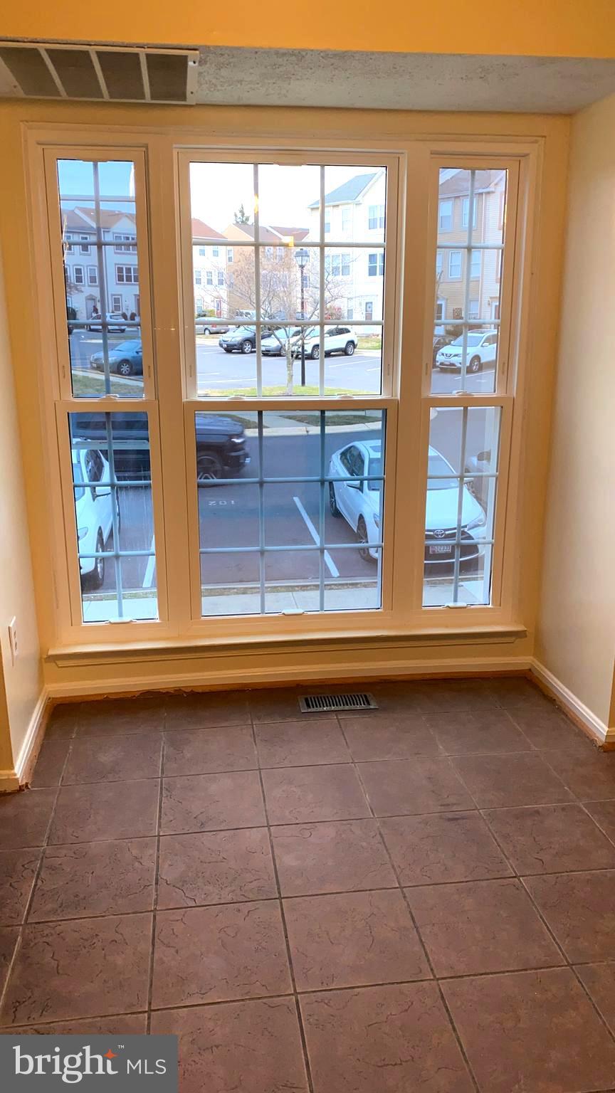 VALLEY STREAM ESTATES - Residential Lease