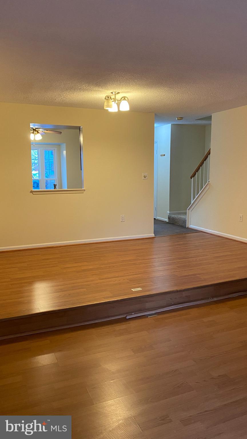 VALLEY STREAM ESTATES - Residential Lease