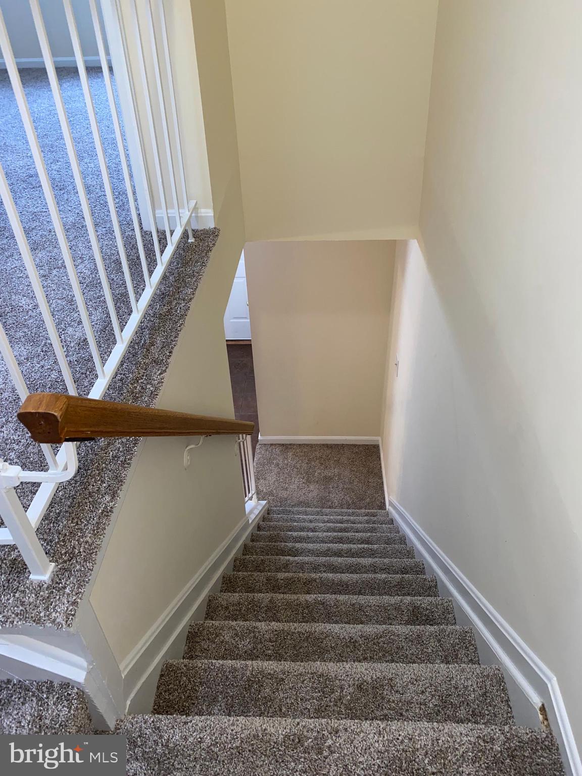 VALLEY STREAM ESTATES - Residential Lease