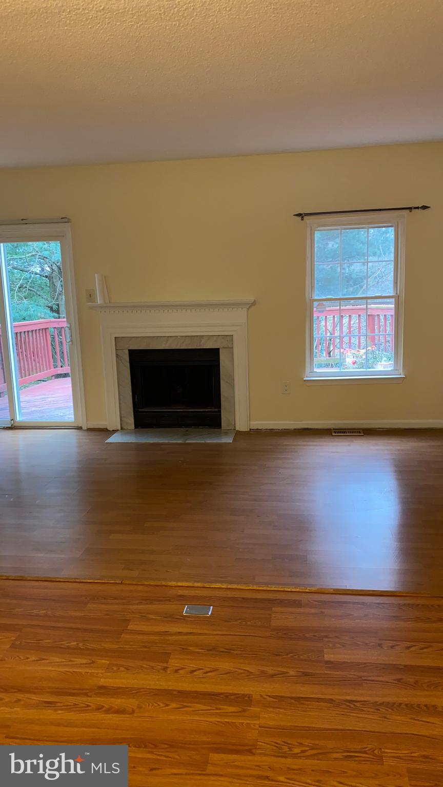 VALLEY STREAM ESTATES - Residential Lease