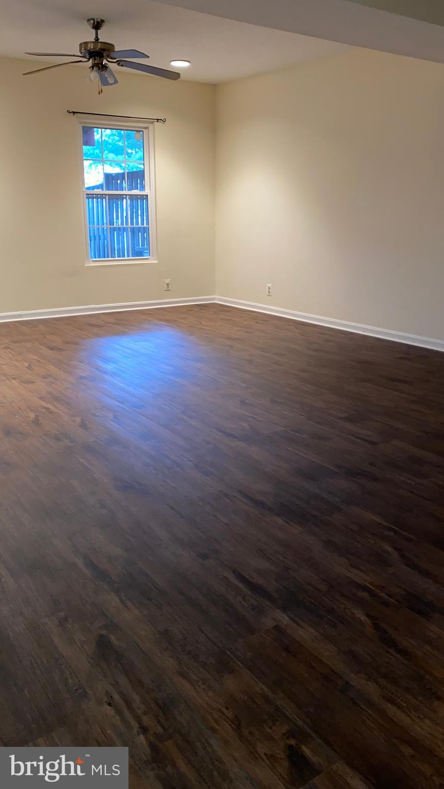 VALLEY STREAM ESTATES - Residential Lease