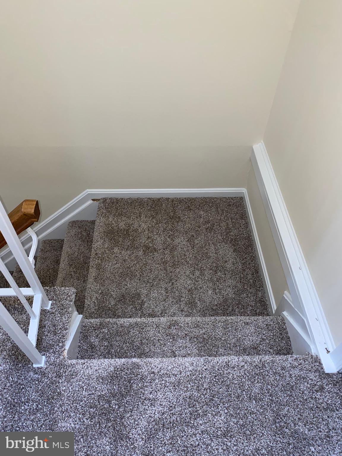 VALLEY STREAM ESTATES - Residential Lease