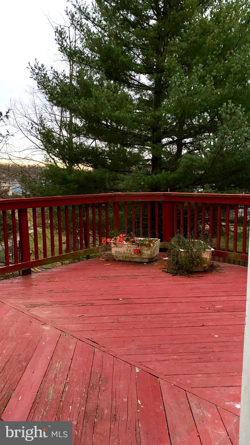 VALLEY STREAM ESTATES - Residential Lease