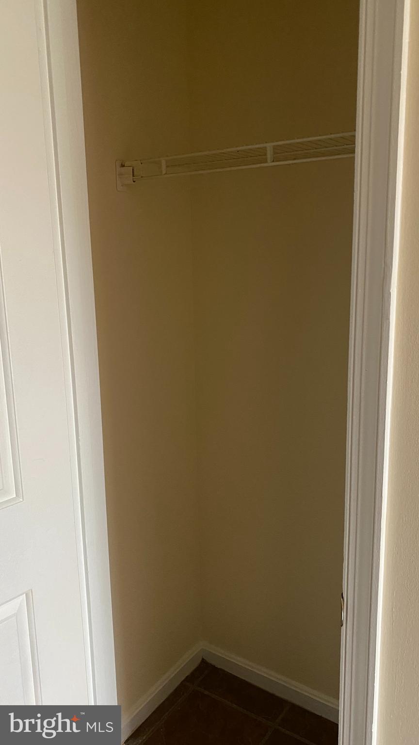 VALLEY STREAM ESTATES - Residential Lease