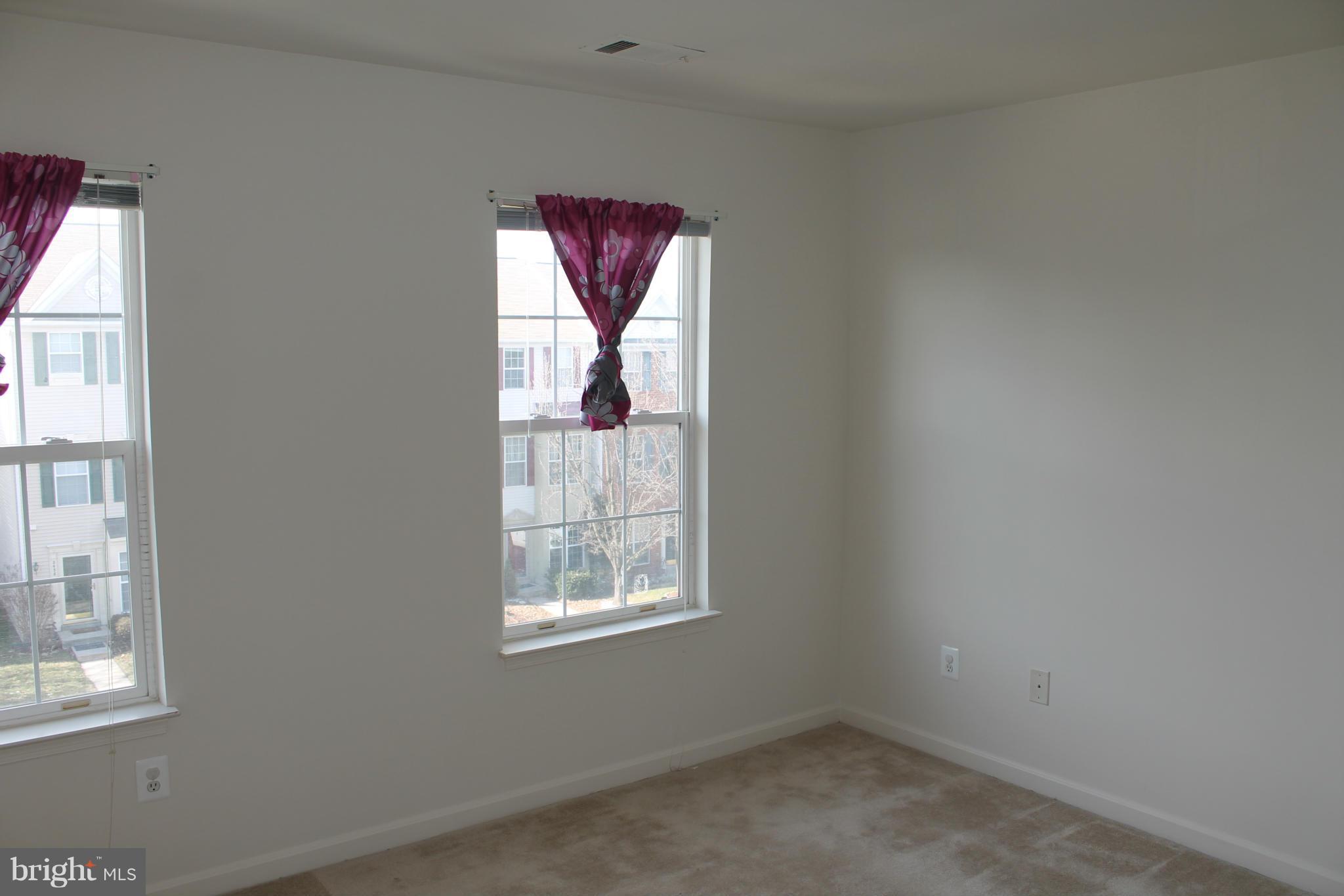 MCNAIR FARMS LANDBAY - Residential Lease