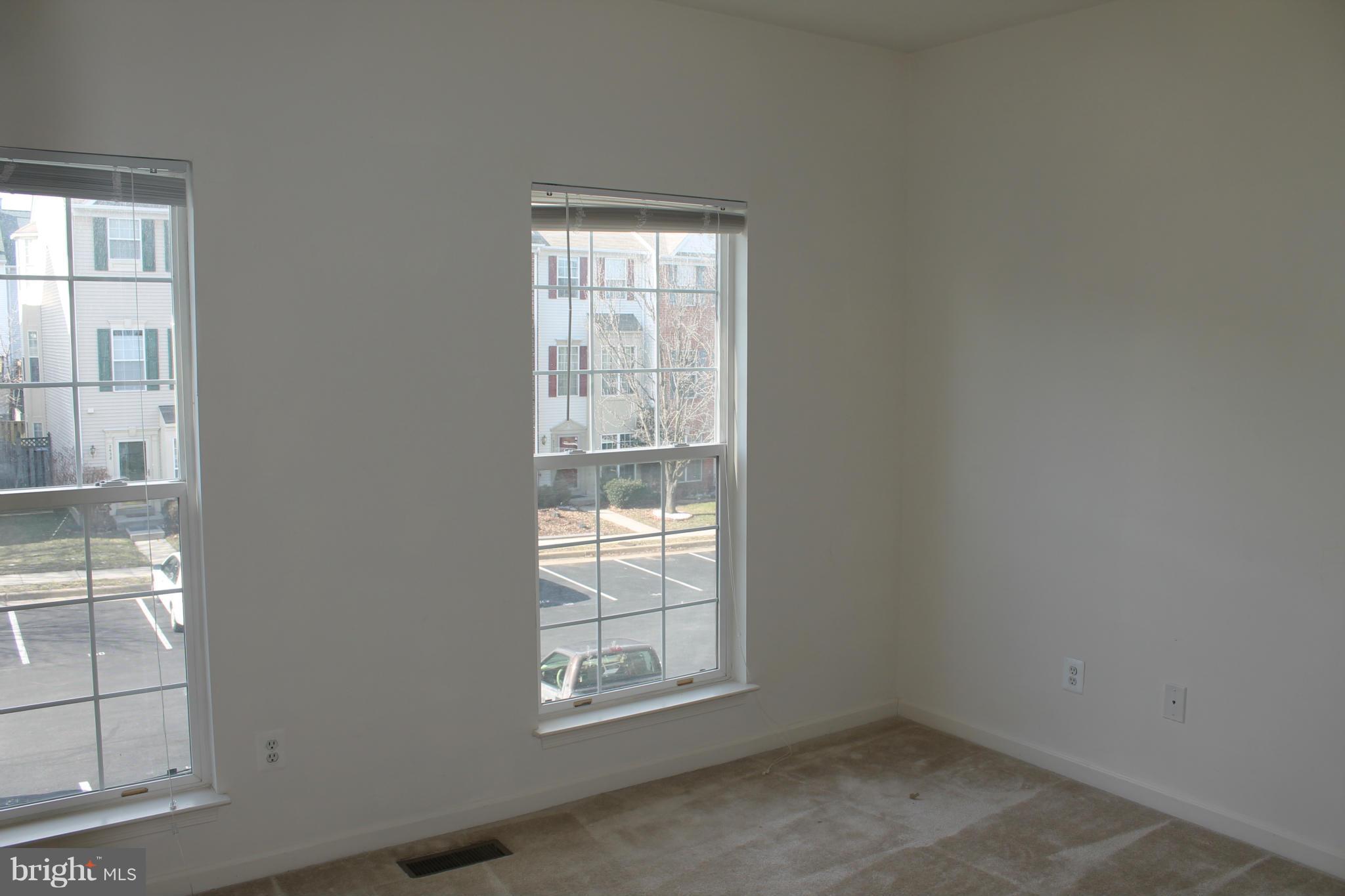 MCNAIR FARMS LANDBAY - Residential Lease