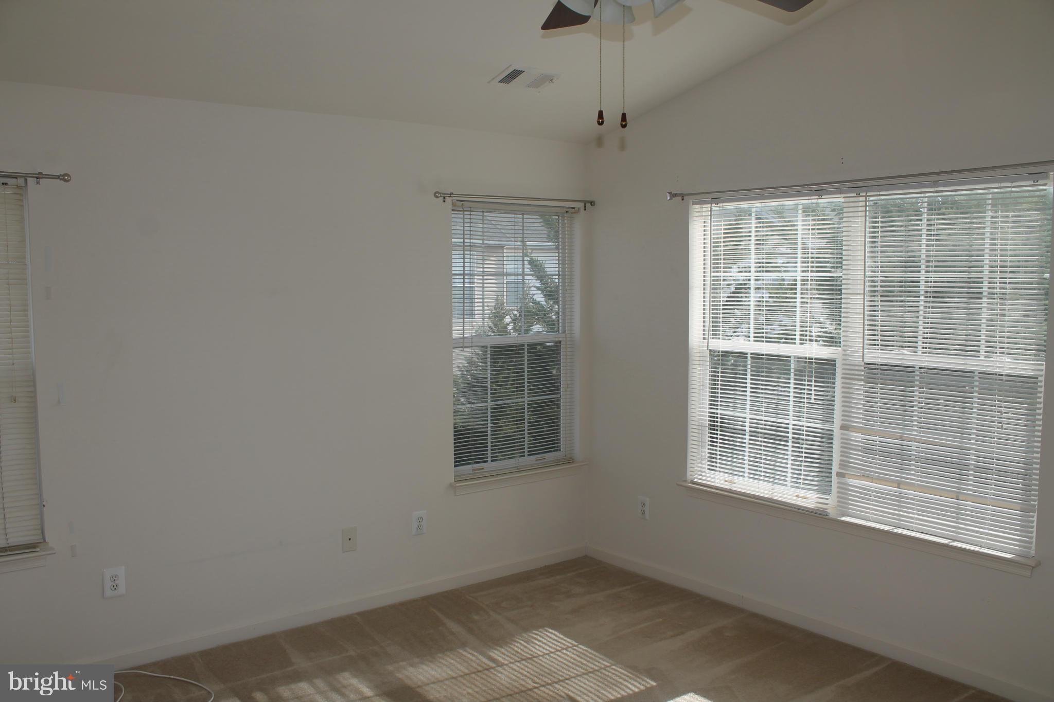 MCNAIR FARMS LANDBAY - Residential Lease