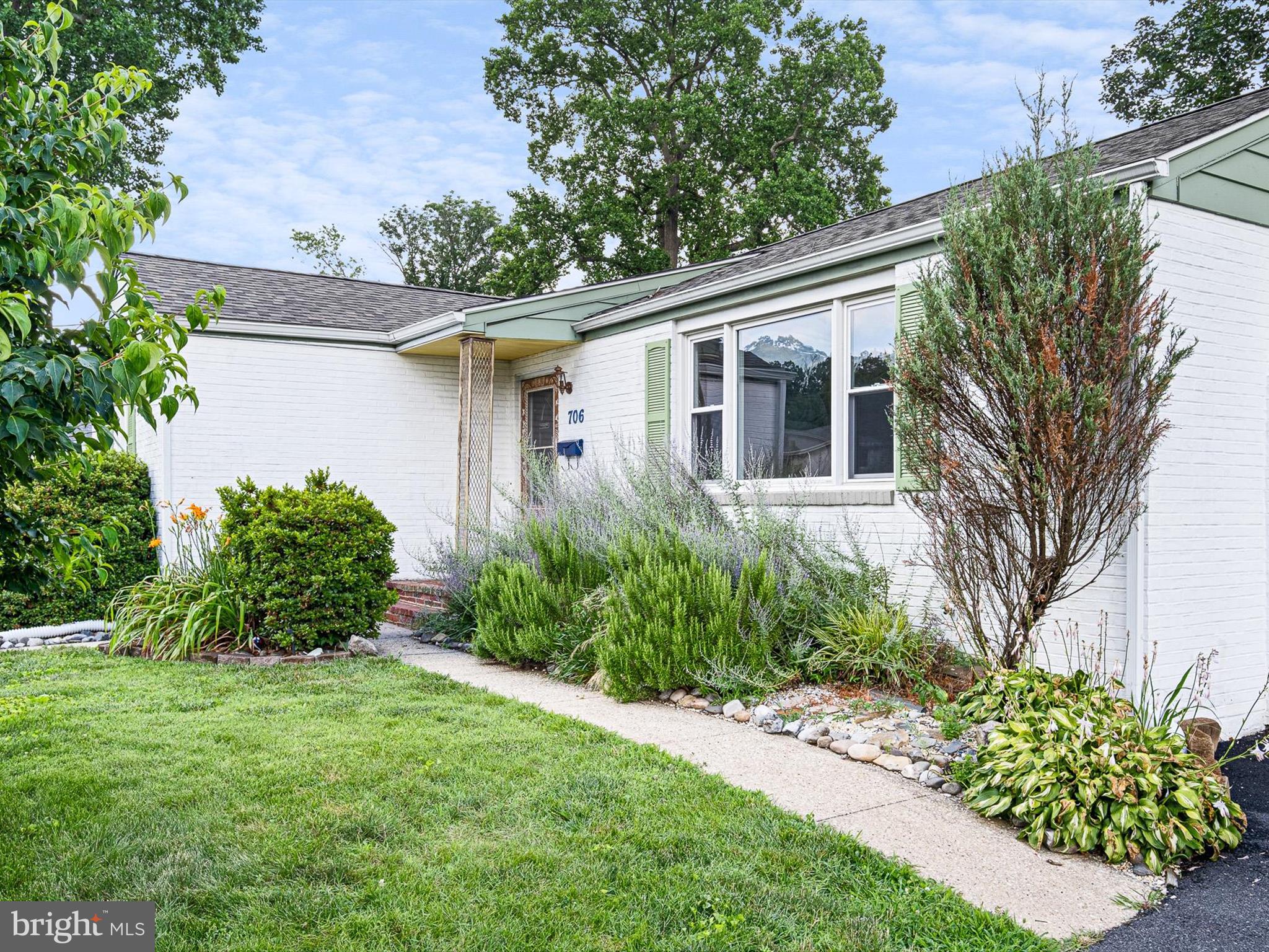 706 SONORA AVENUE