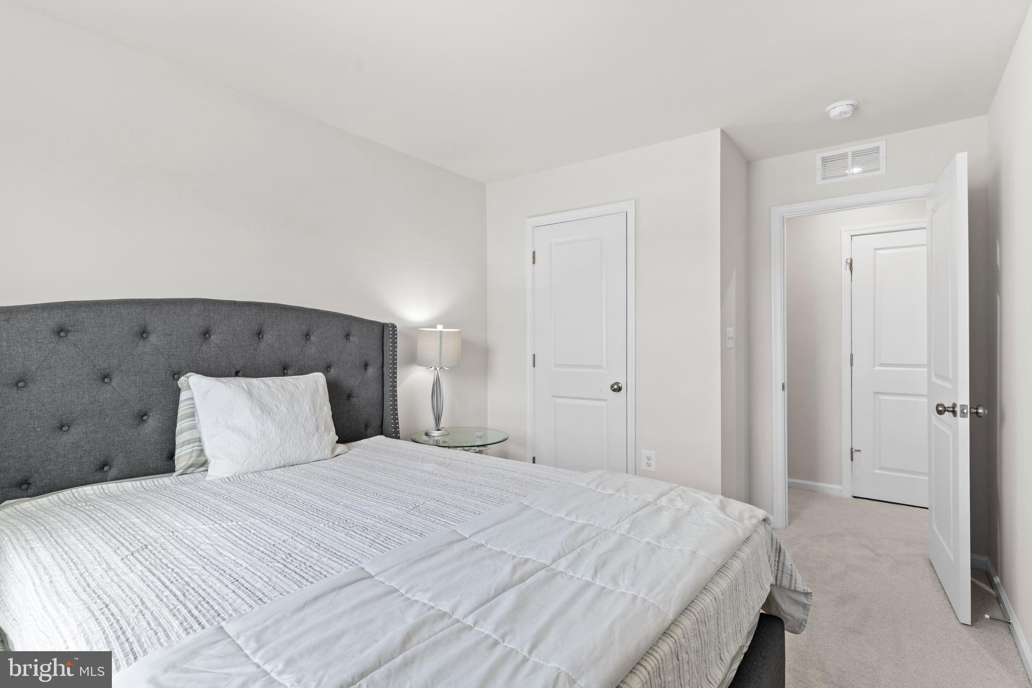 STONE SPRING - Residential Lease