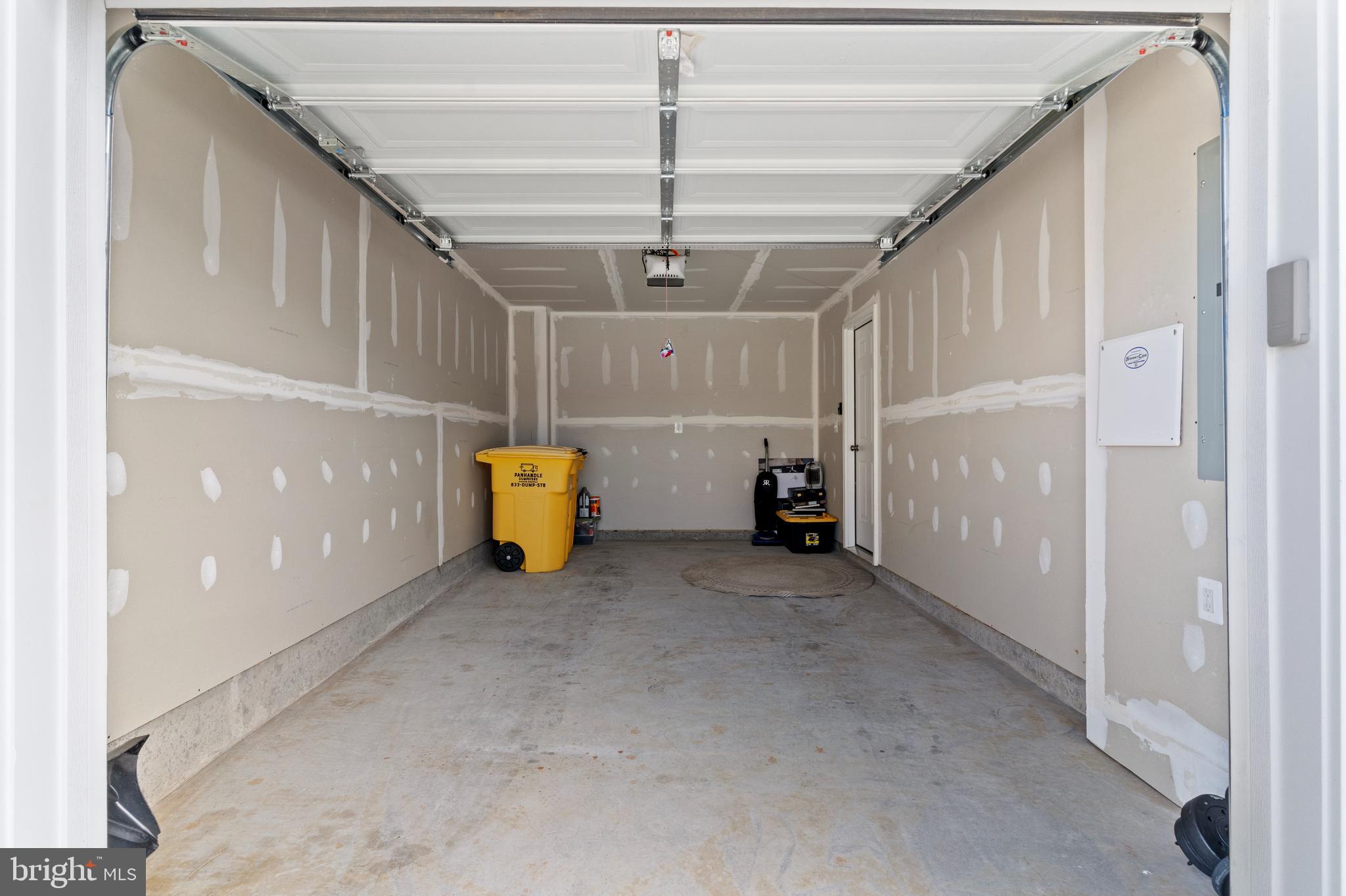 STONE SPRING - Residential Lease