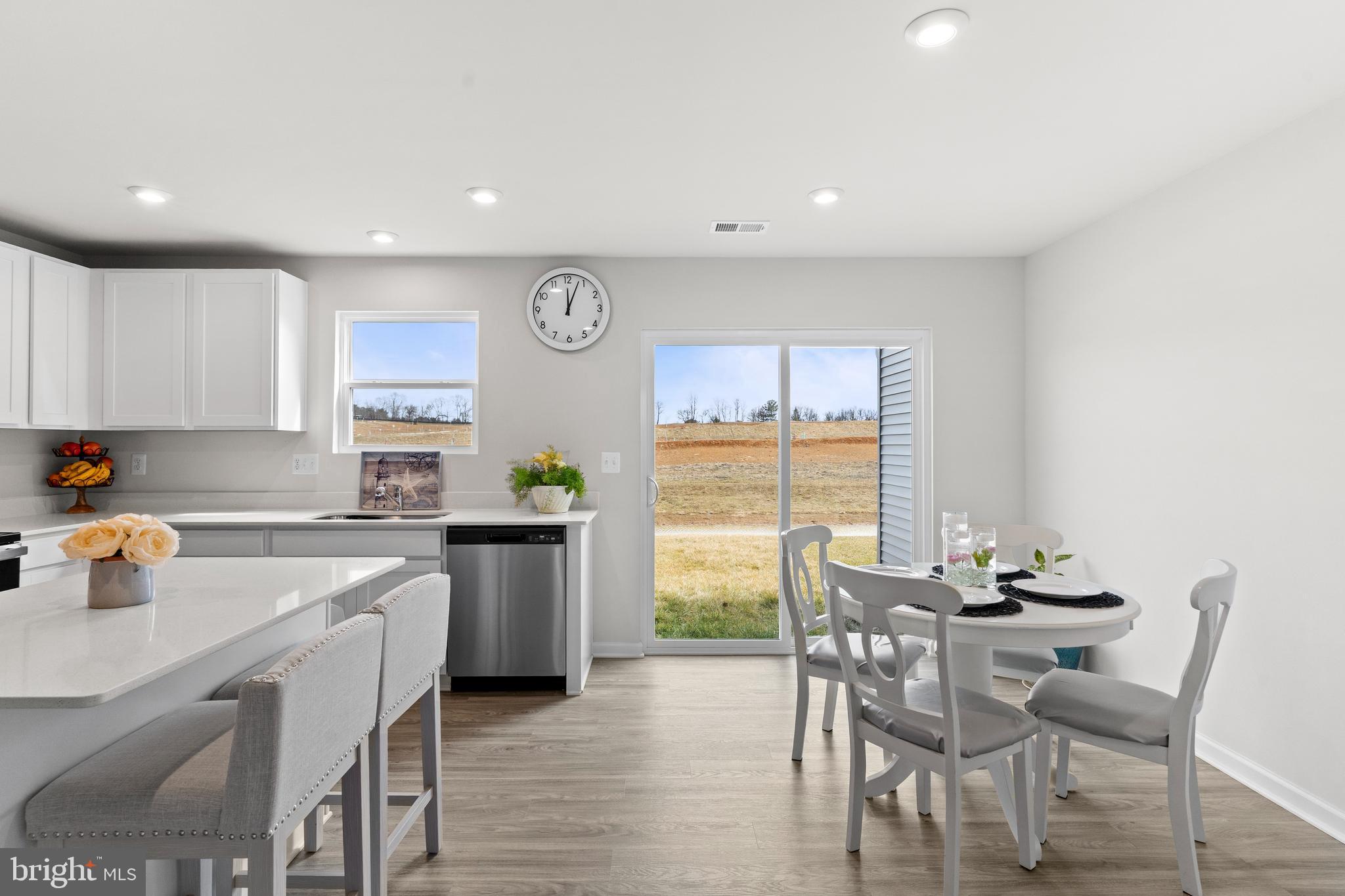 STONE SPRING - Residential Lease