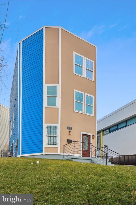MLS: DCDC2173480