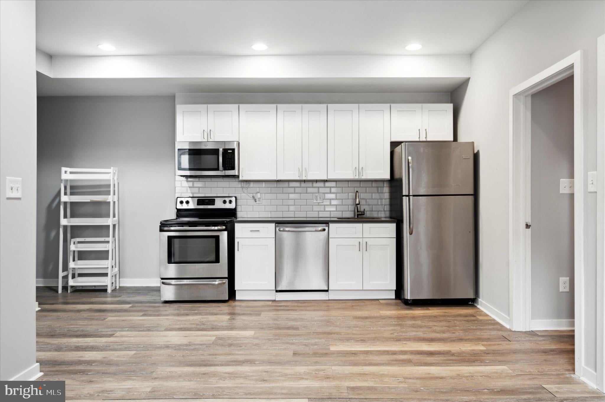 1200 N 5TH STREET 2F