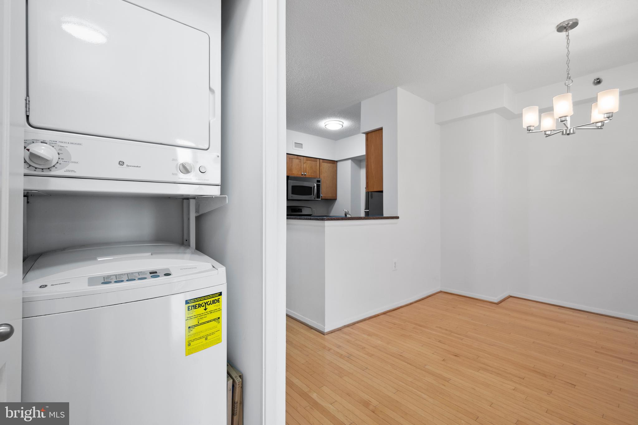 FAIRMONT PLAZA - Residential