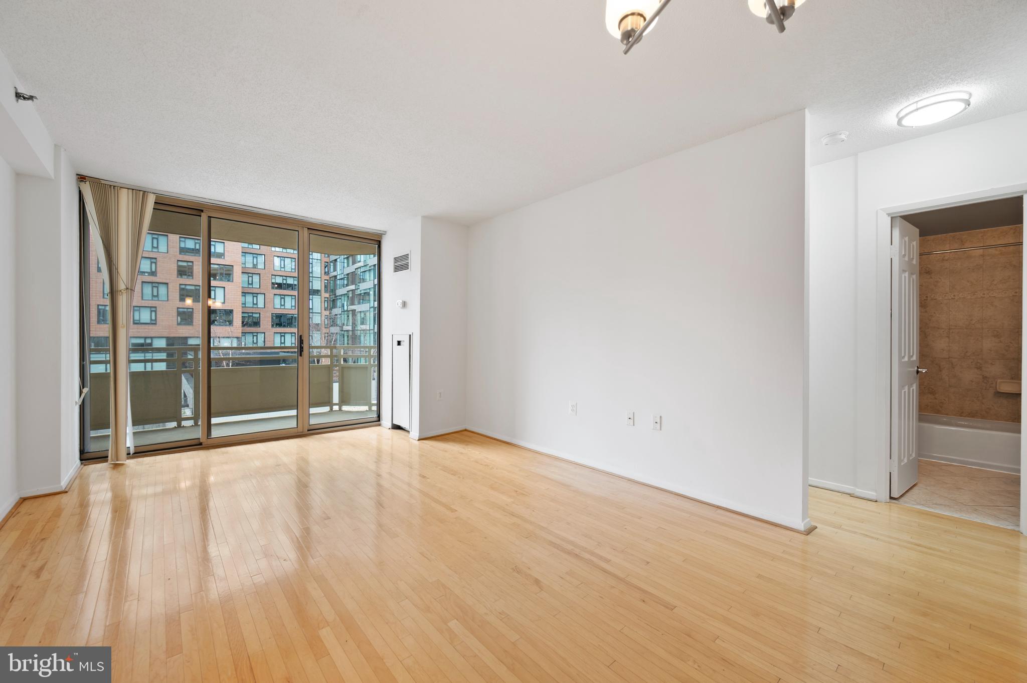 FAIRMONT PLAZA - Residential