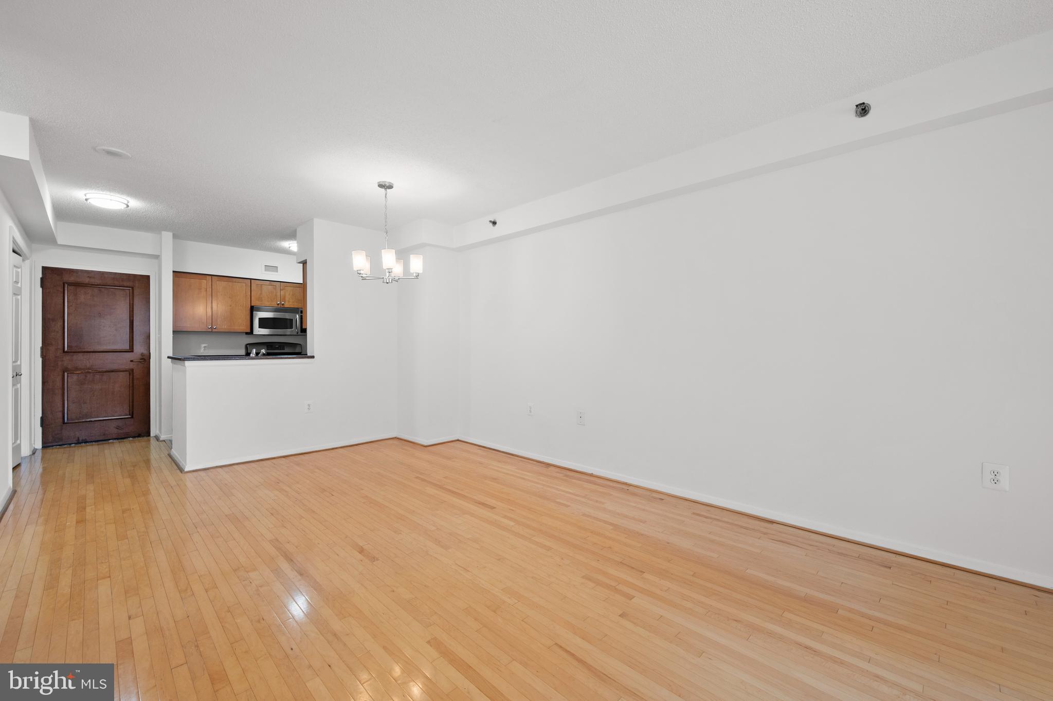 FAIRMONT PLAZA - Residential