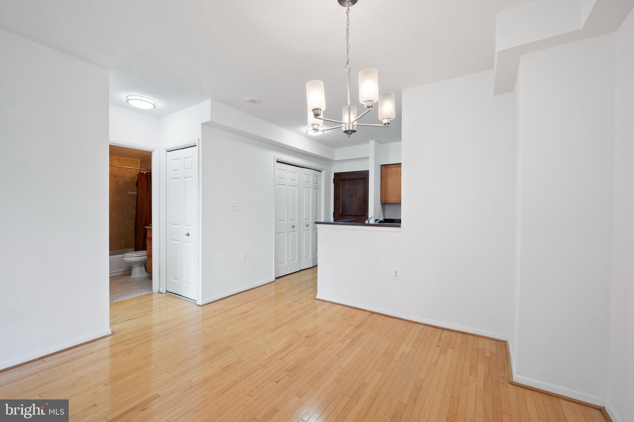 FAIRMONT PLAZA - Residential