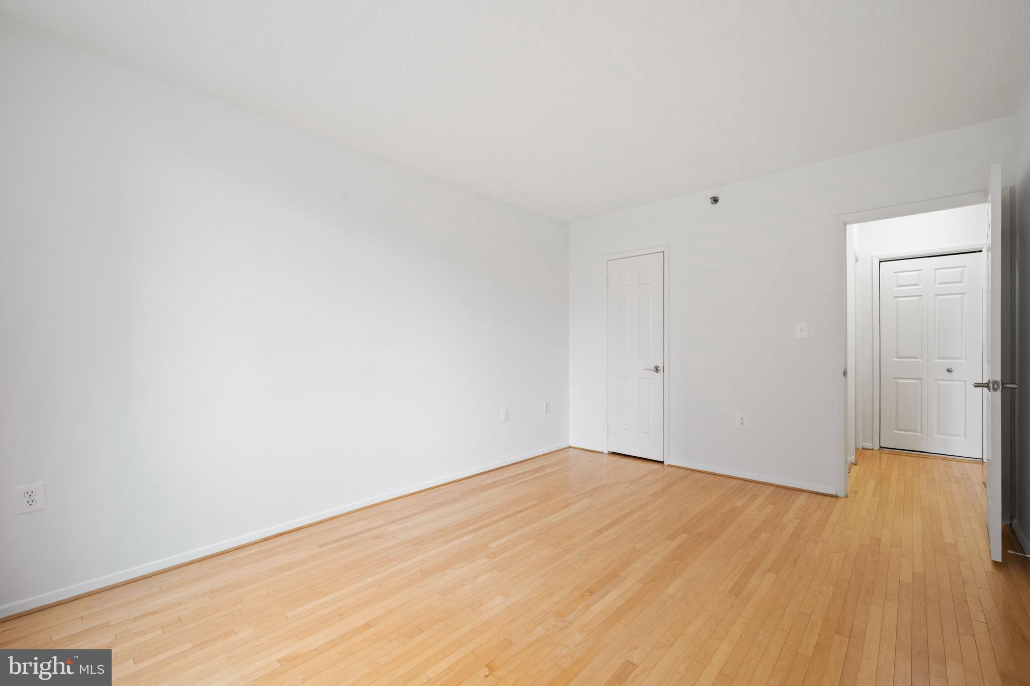 FAIRMONT PLAZA - Residential