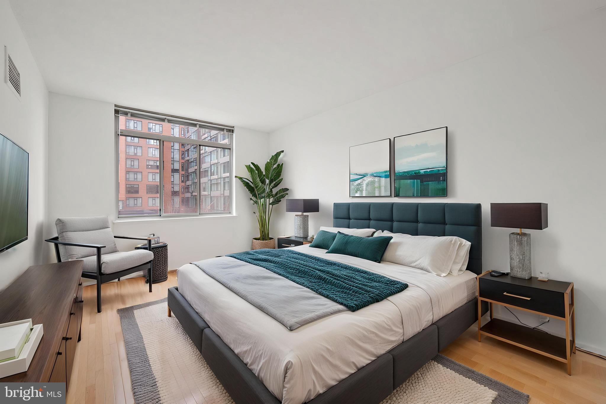 FAIRMONT PLAZA - Residential