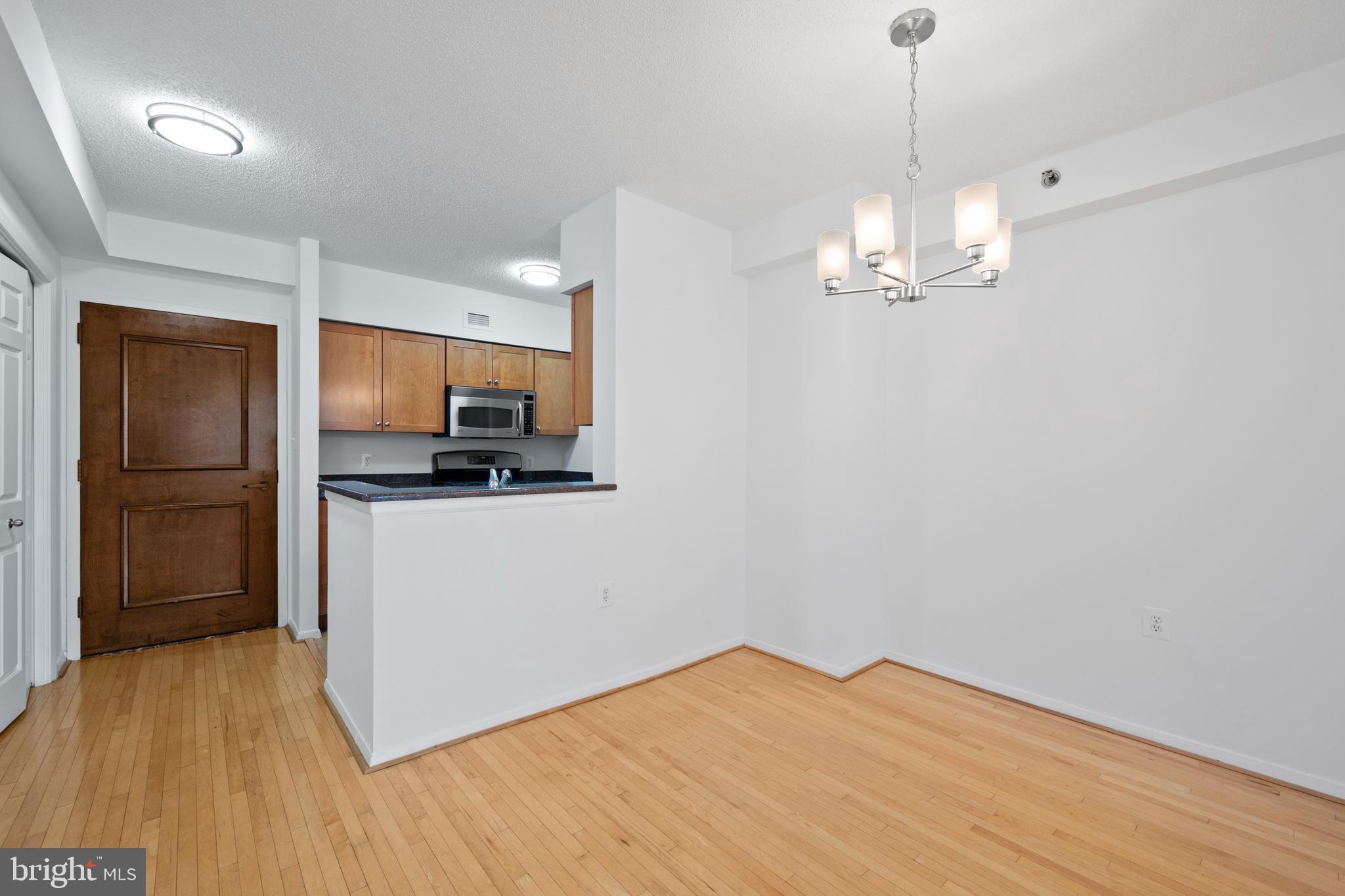 FAIRMONT PLAZA - Residential