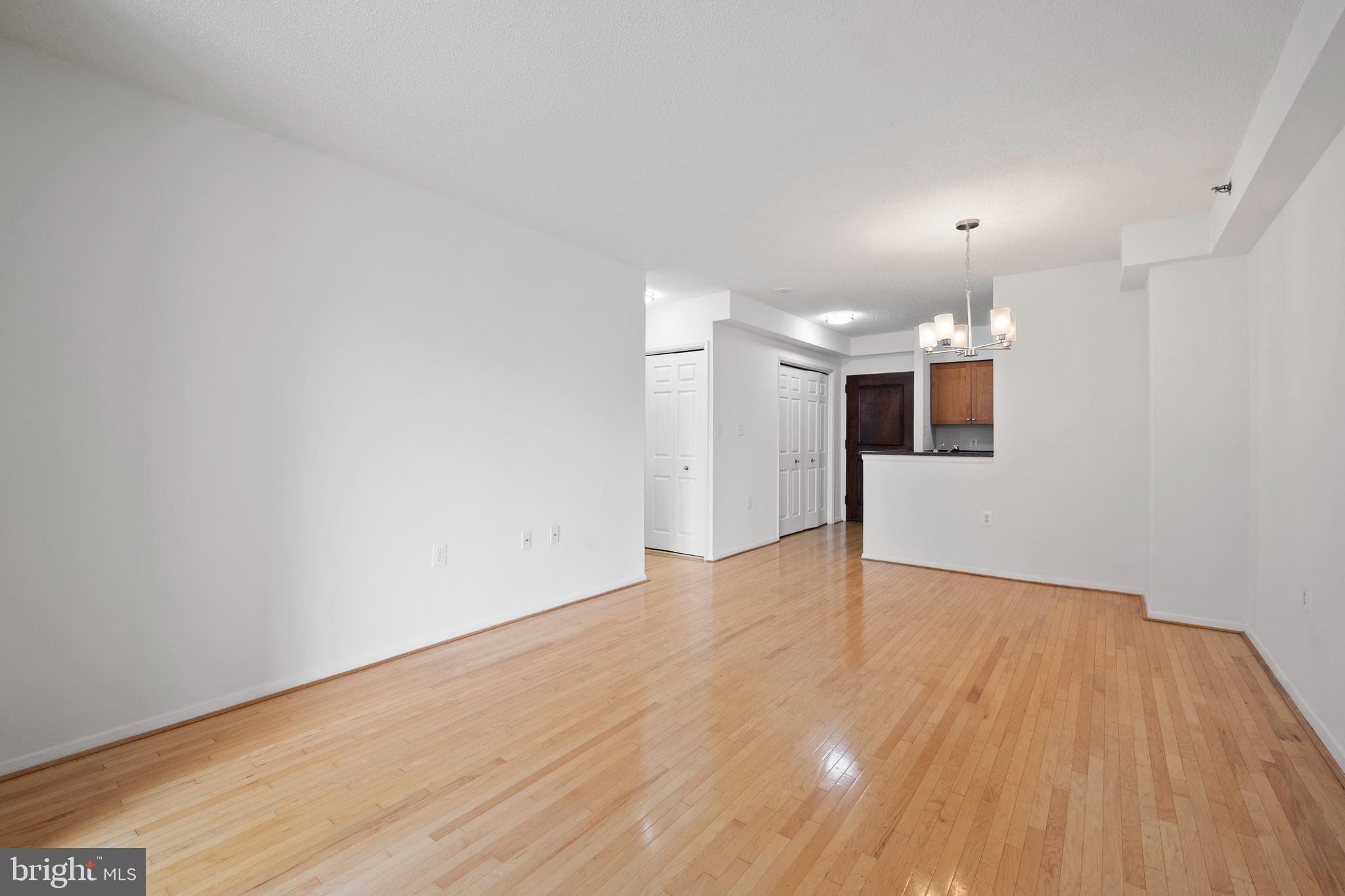 FAIRMONT PLAZA - Residential