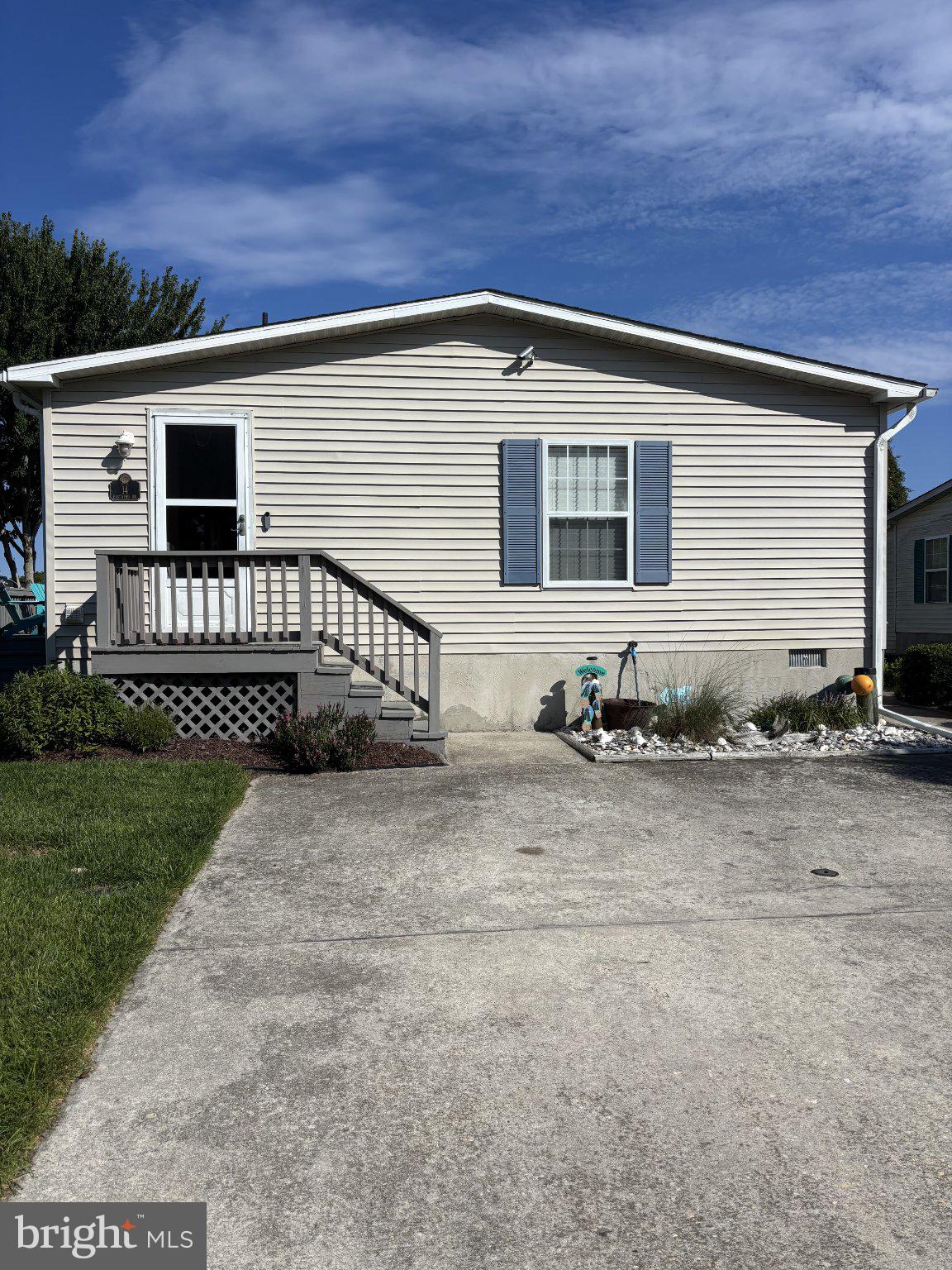 14 E WIND DRIVE