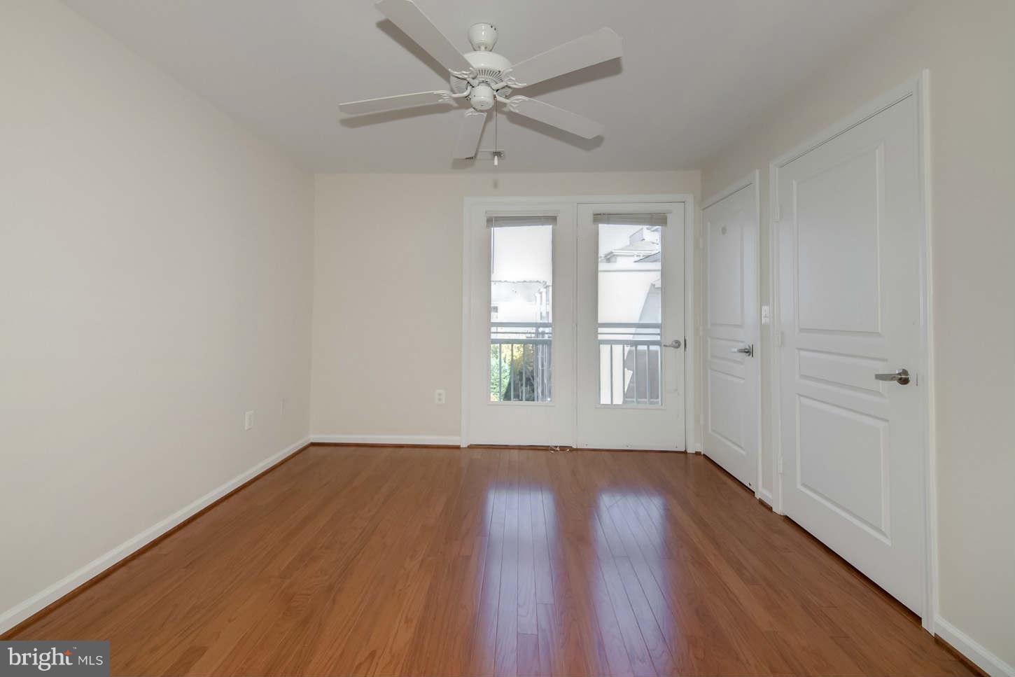 SAVOY AT RESTON TOWN CENTER - Residential