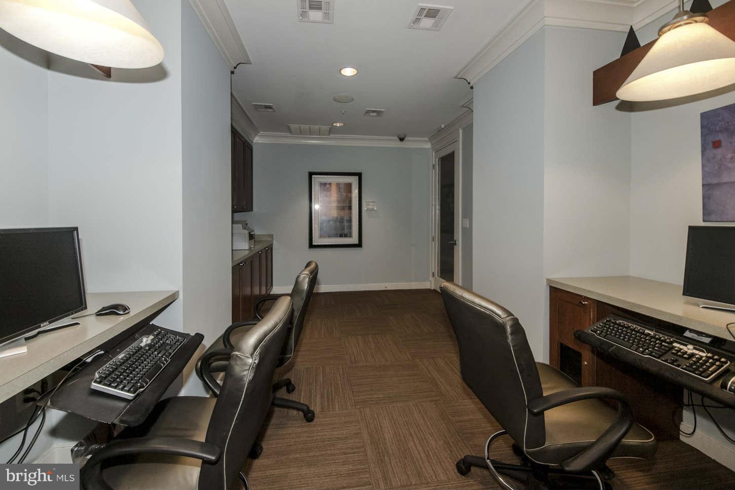 SAVOY AT RESTON TOWN CENTER - Residential