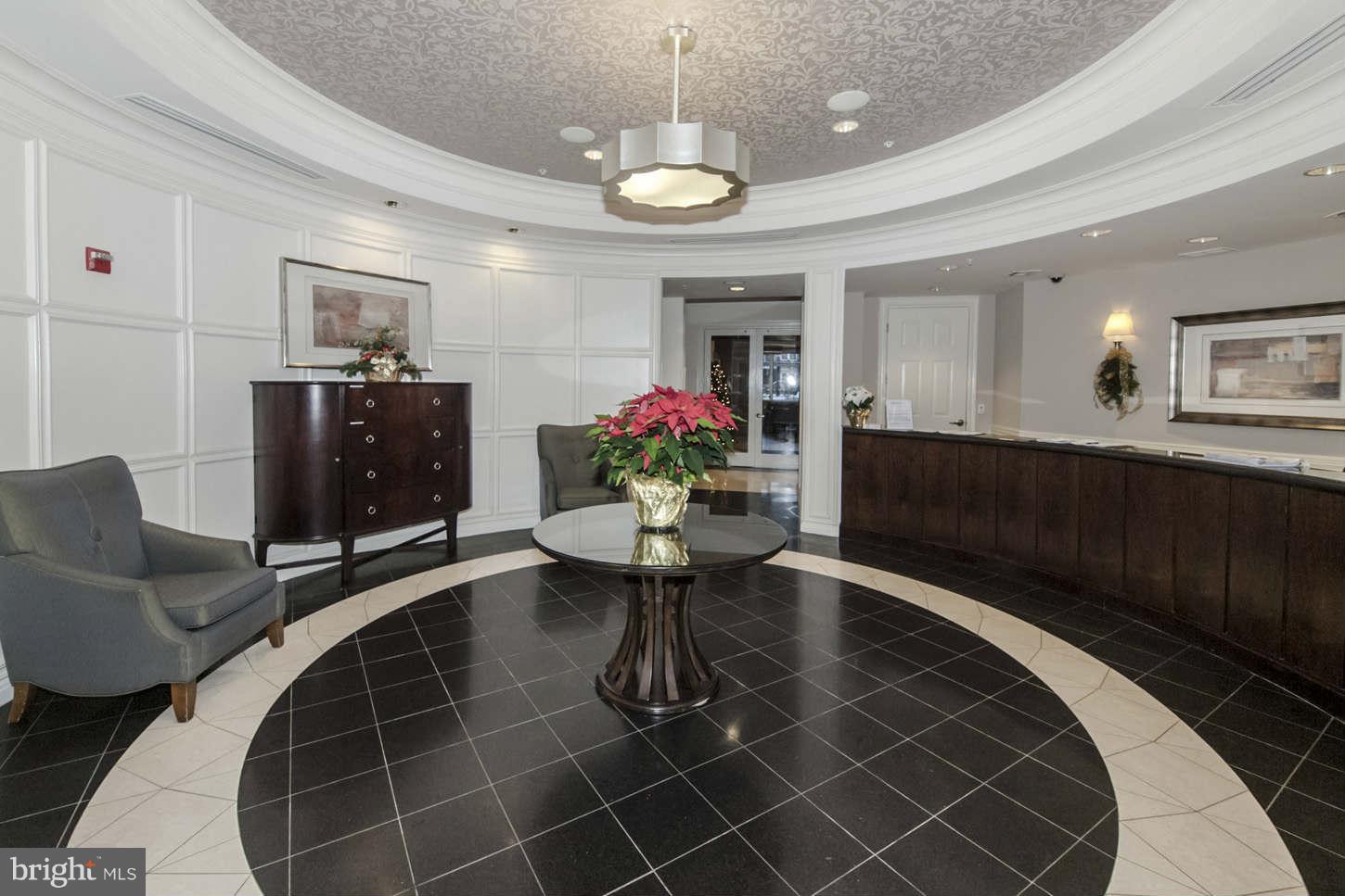 SAVOY AT RESTON TOWN CENTER - Residential