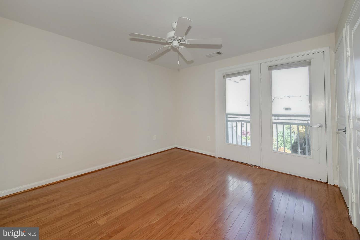 SAVOY AT RESTON TOWN CENTER - Residential