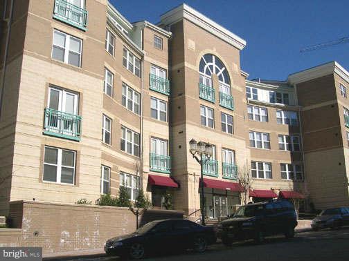 SAVOY AT RESTON TOWN CENTER - Residential