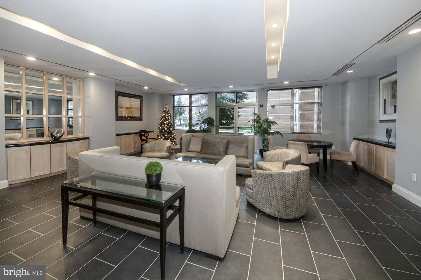 SAVOY AT RESTON TOWN CENTER - Residential