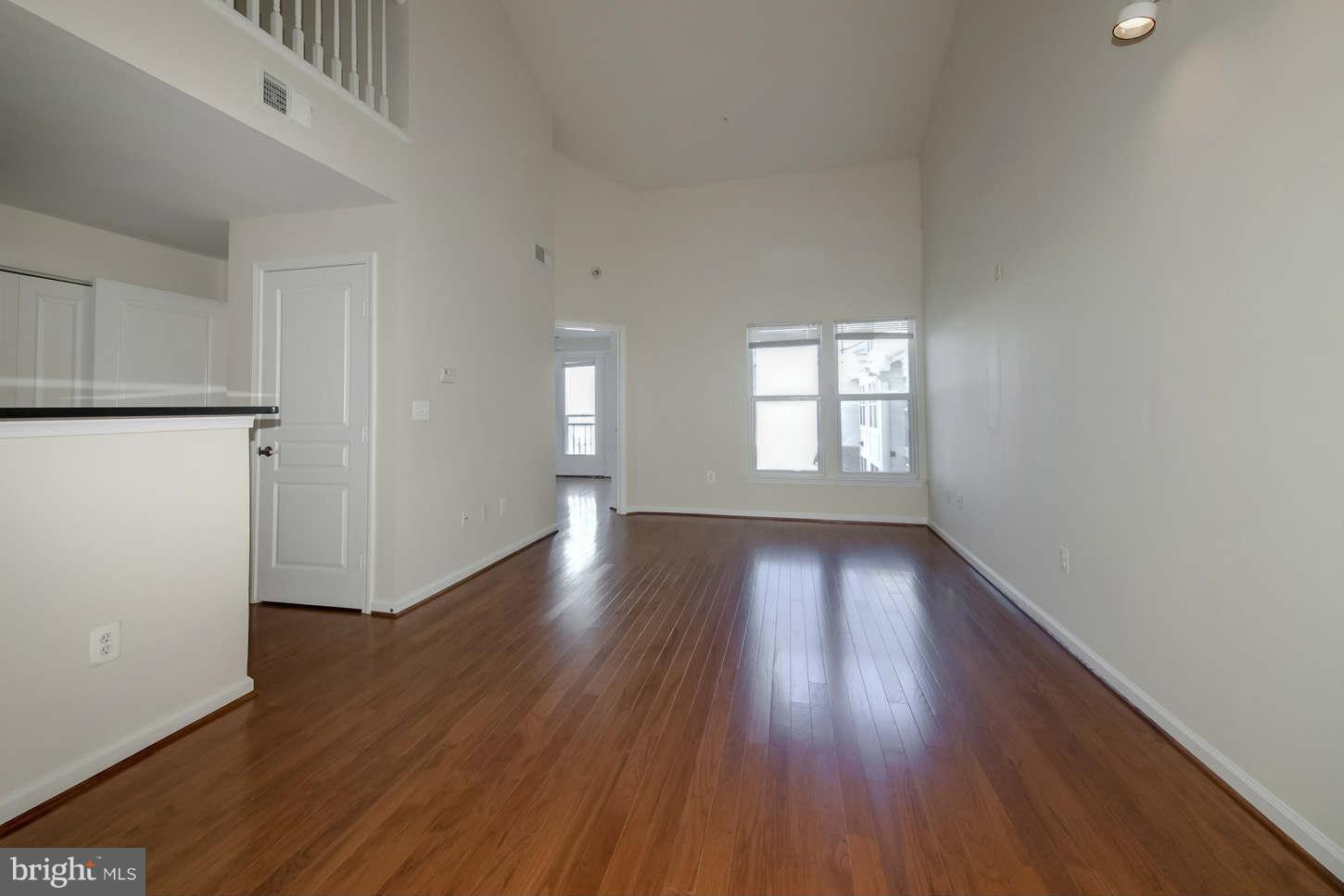 SAVOY AT RESTON TOWN CENTER - Residential