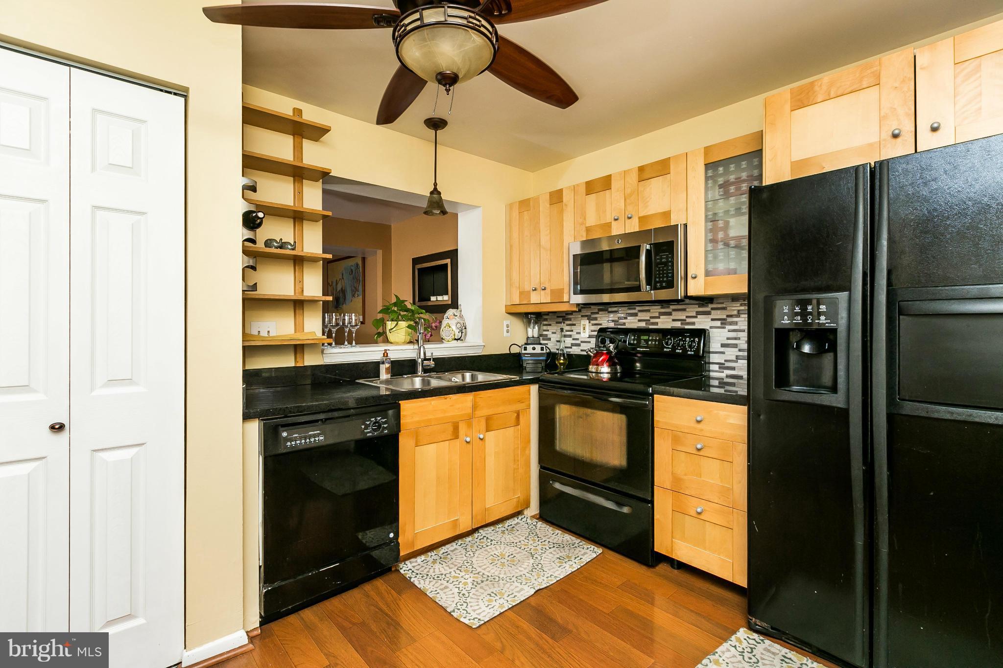 CHASE MANOR - Residential