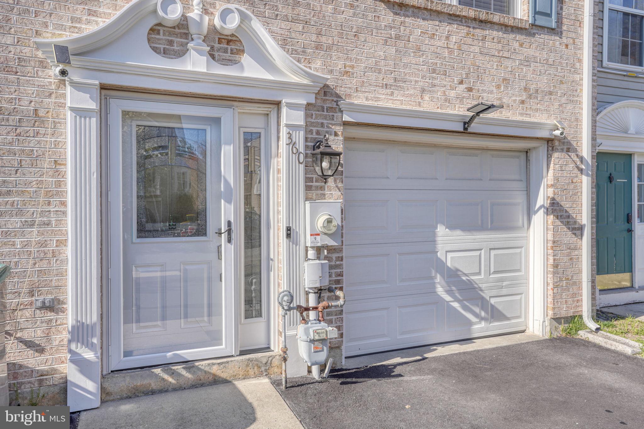 360 N BARRINGTON COURT