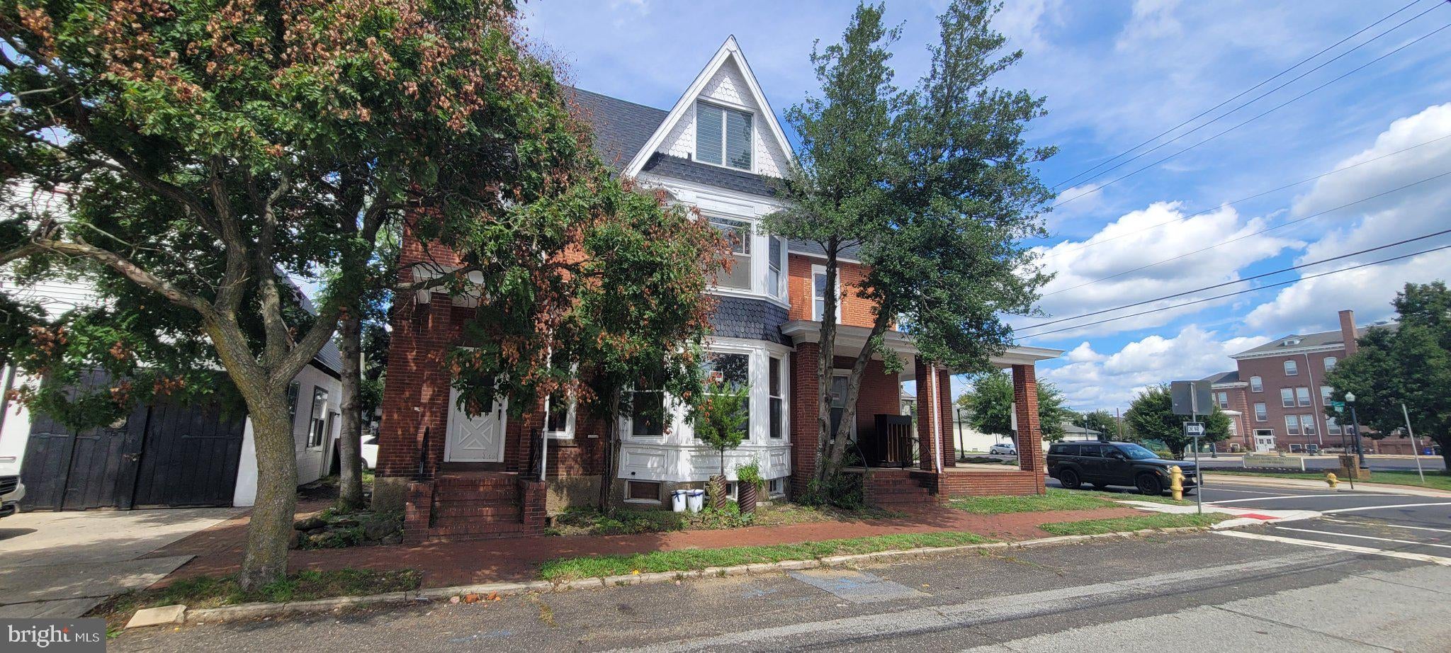 100 N 2ND STREET