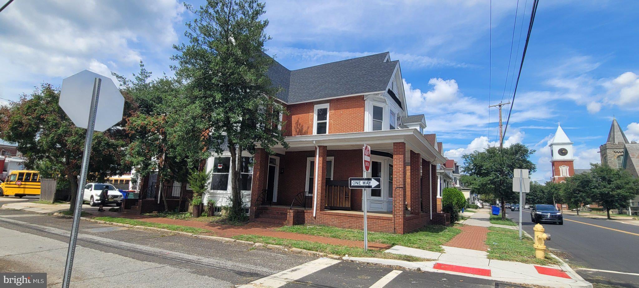 100 N 2ND STREET