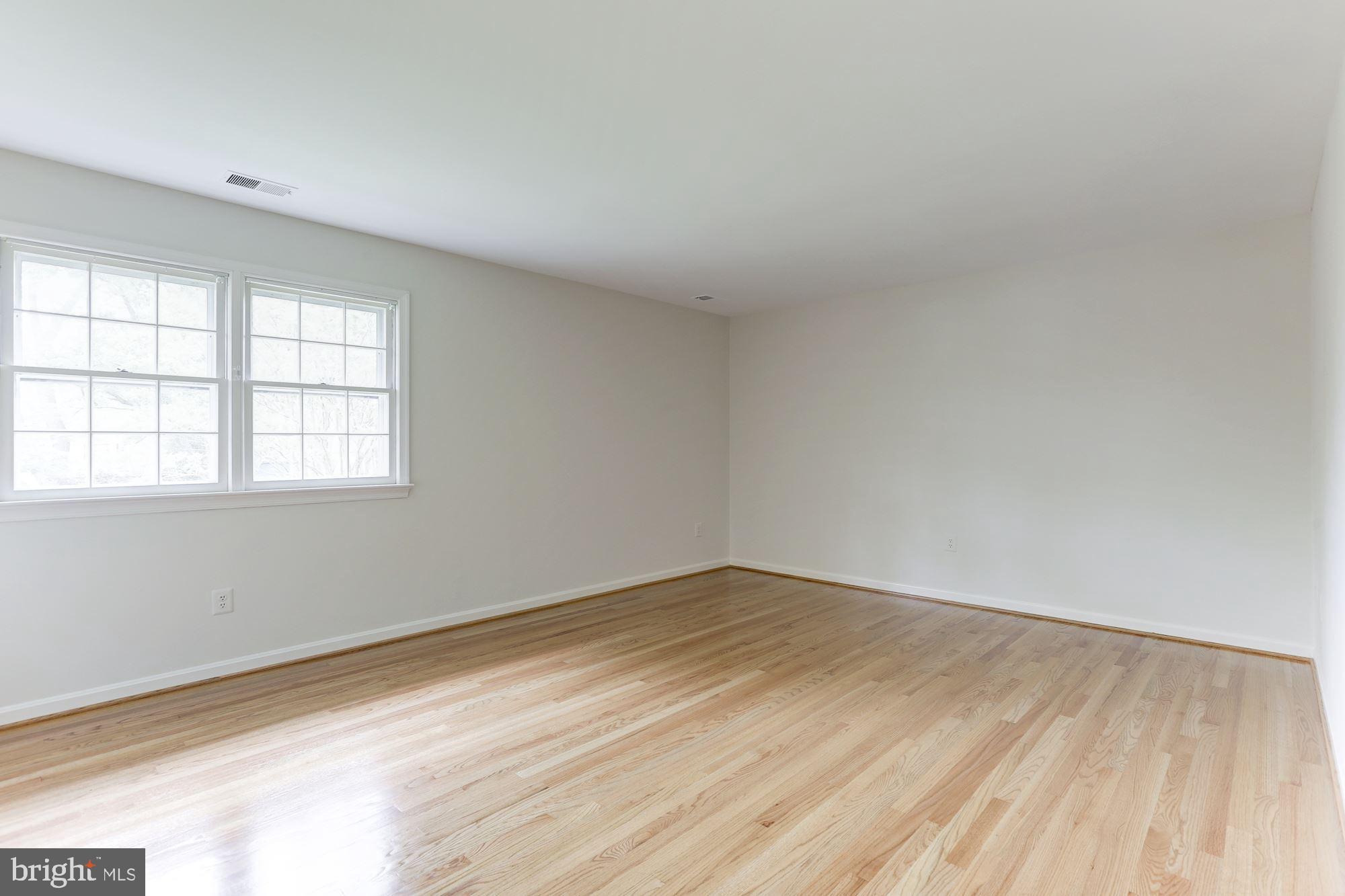 BERKSHIRE OAKWOOD - Residential