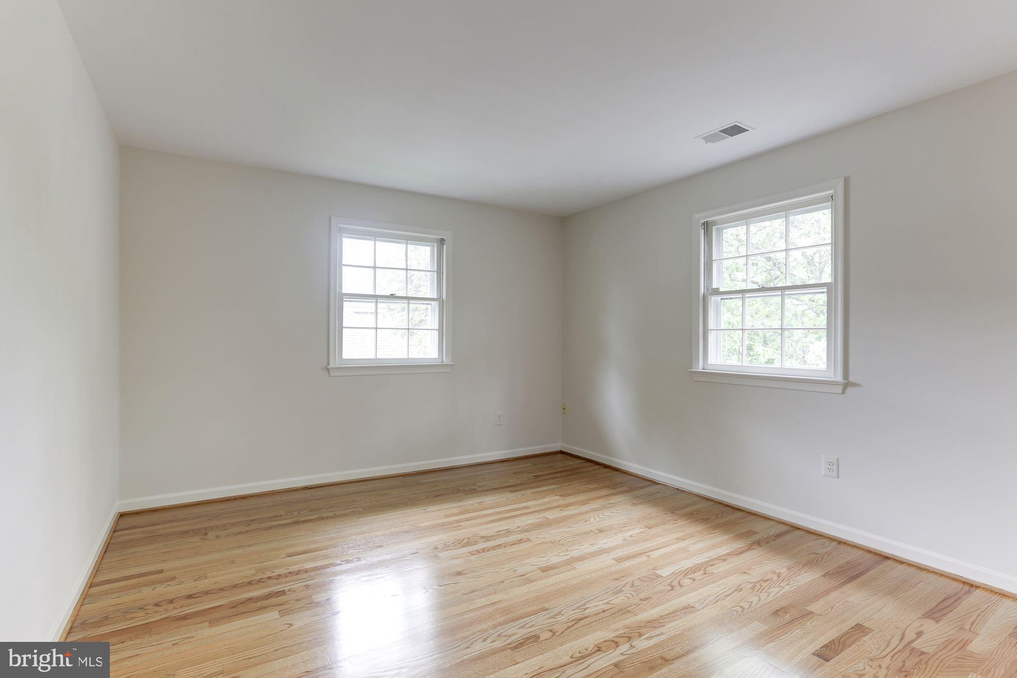 BERKSHIRE OAKWOOD - Residential