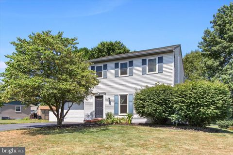 Photo of 139 RADIO RD, ELIZABETHTOWN, PA 17022 (MLS # PALA2025996)