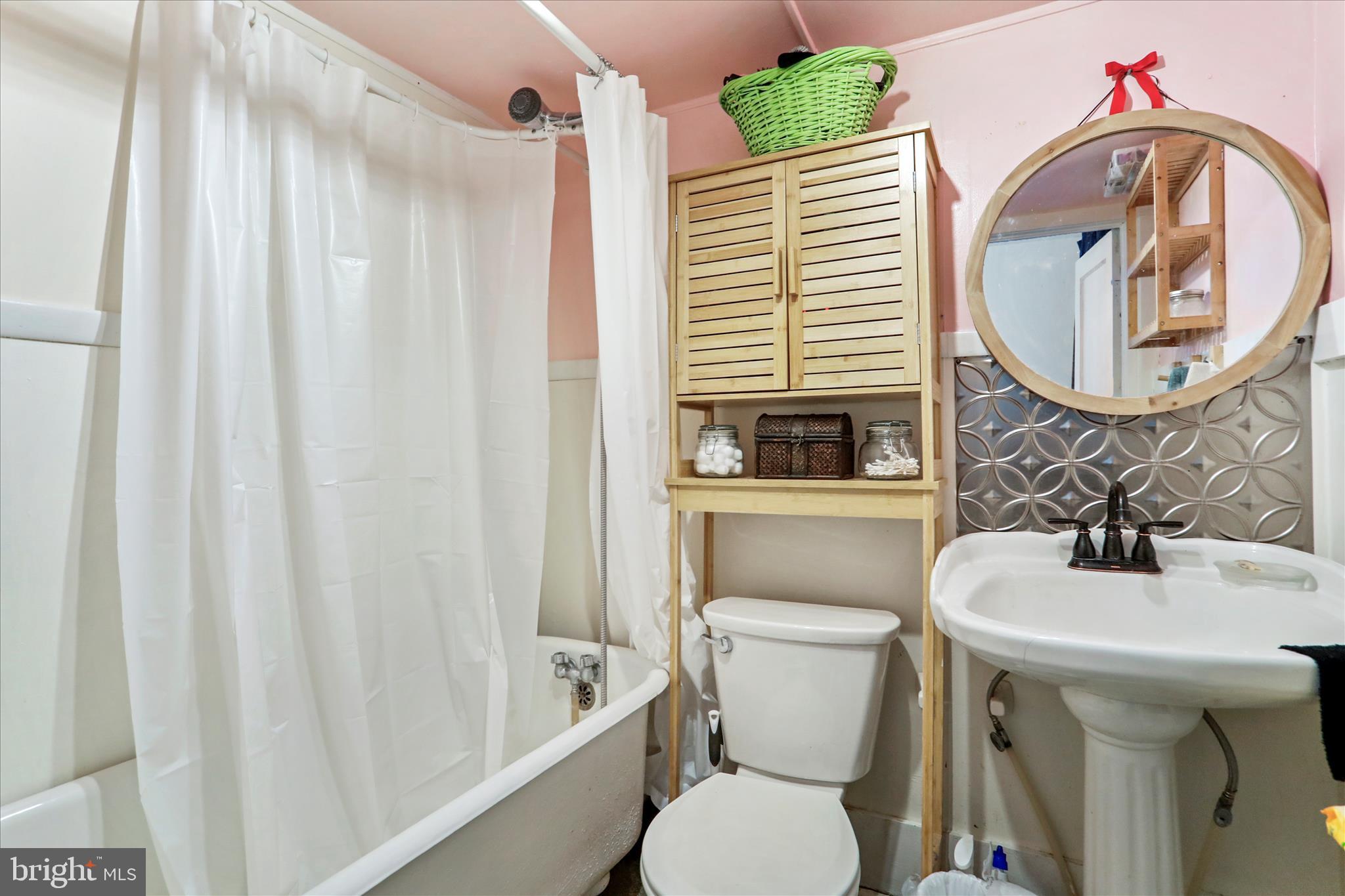 TOWN OF ROMNEY - Residential