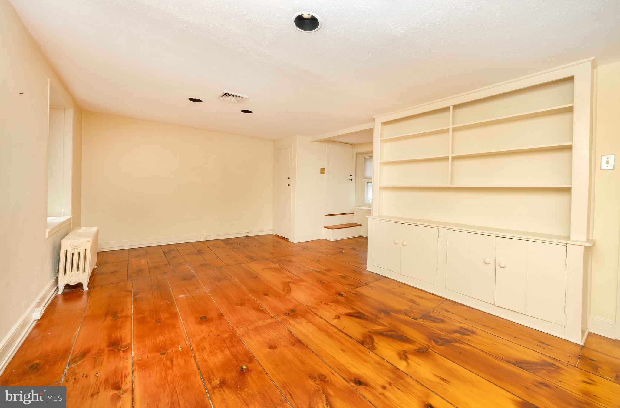 DOYLESTOWN BORO - Commercial Sale