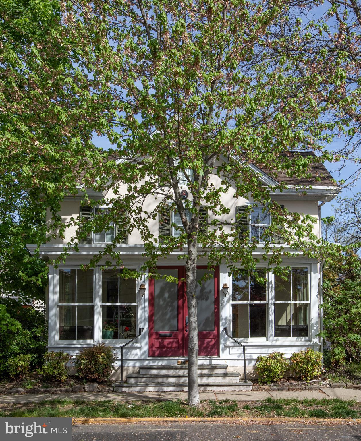 69 E OAKLAND AVENUE