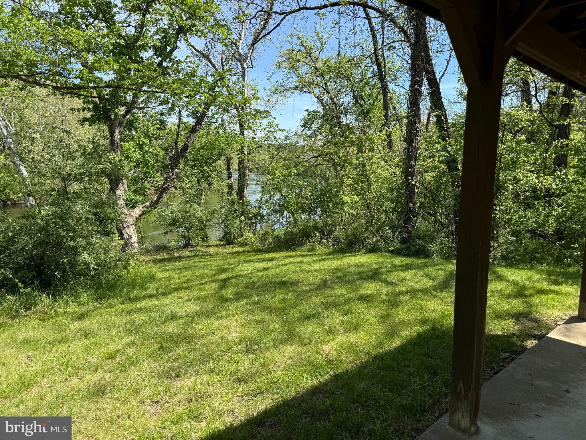 RIVER OAK - Land