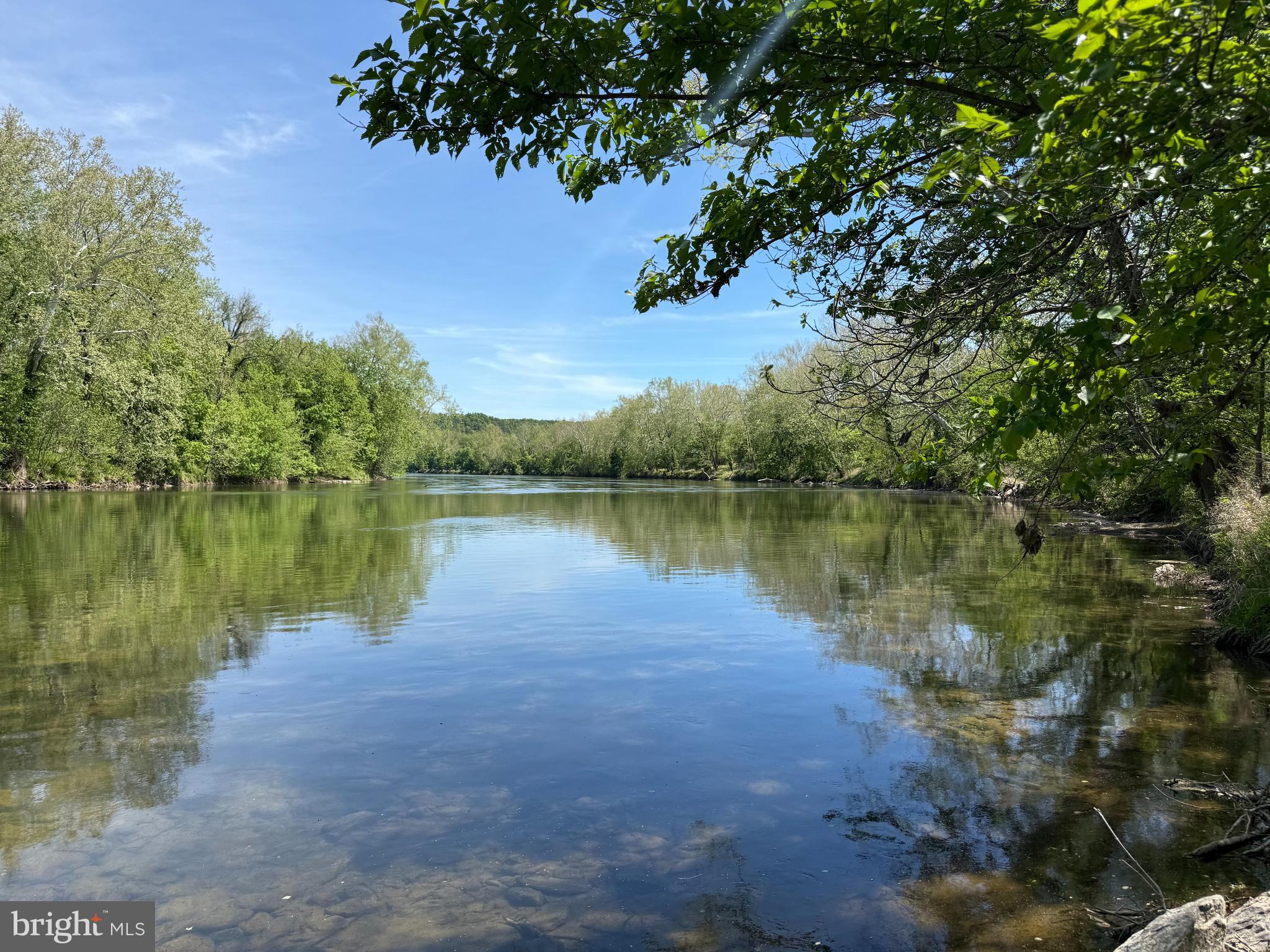 RIVER OAK - Land
