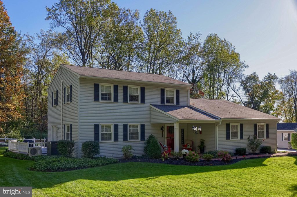 Photo of 553 Ridge Avenue, EPHRATA, PA 17522 (MLS # PALA2078026)