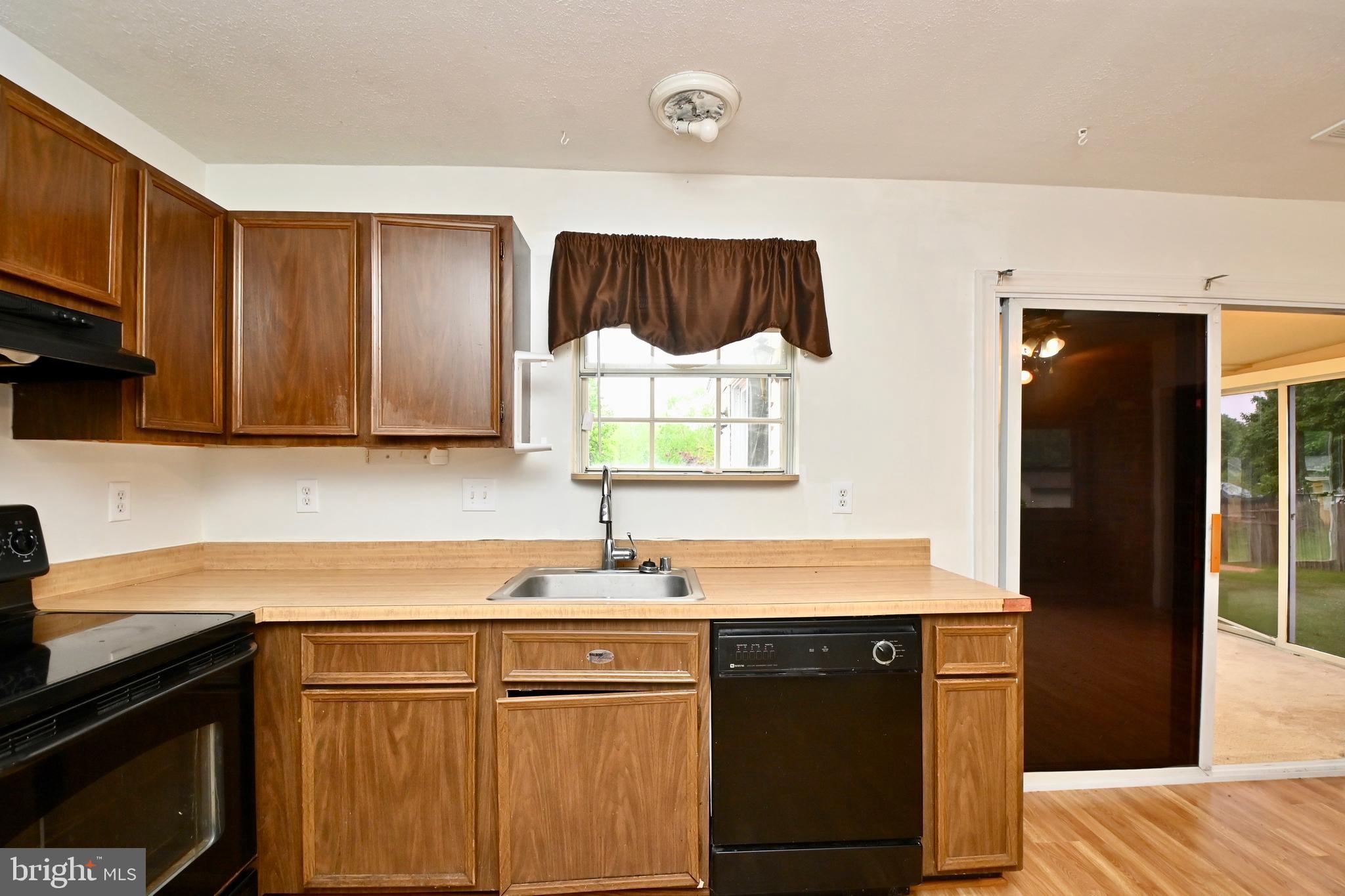 CLIFFTON ON THE POTOMAC - Residential Lease