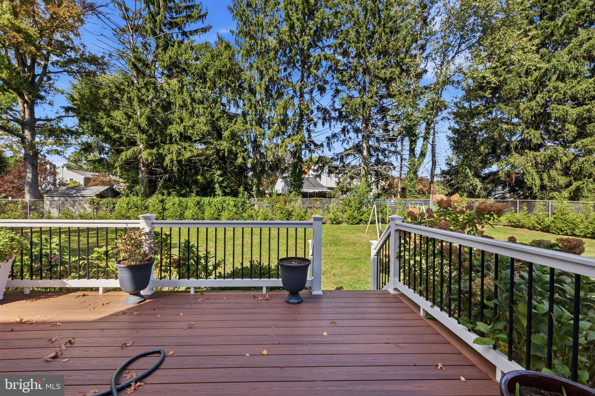 712 PENNSDALE DRIVE