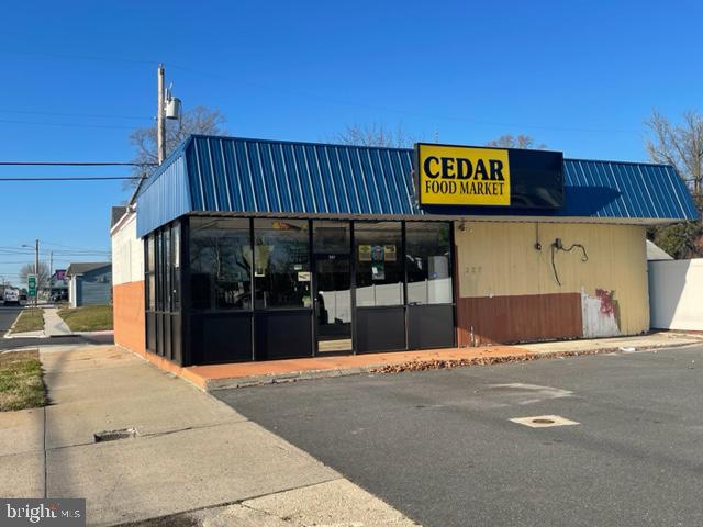 327 WHITE HORSE PIKE